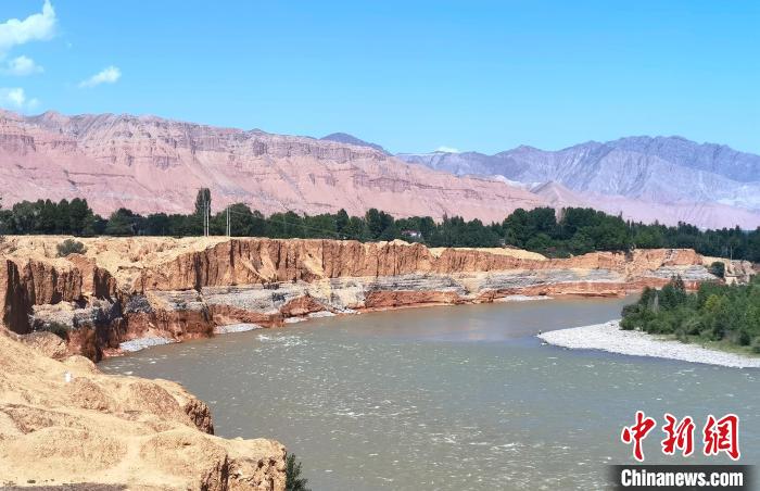 圖為黃河河曲?！埡ｖ?攝