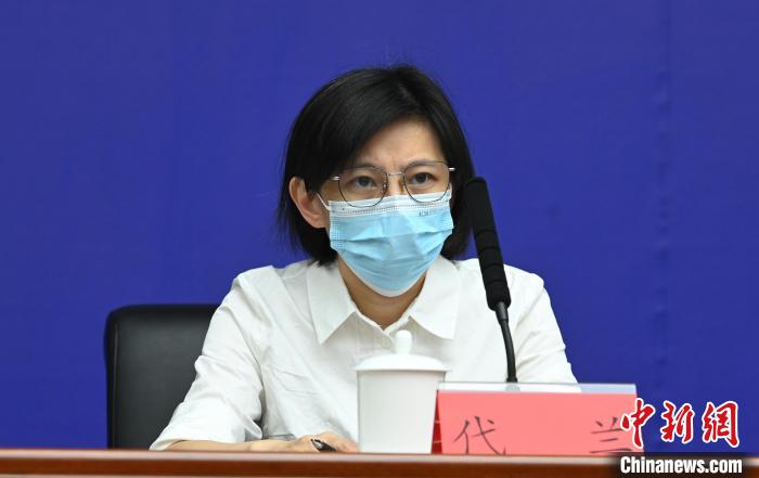 成都市經(jīng)信局總工程師代蘭?！“苍?攝