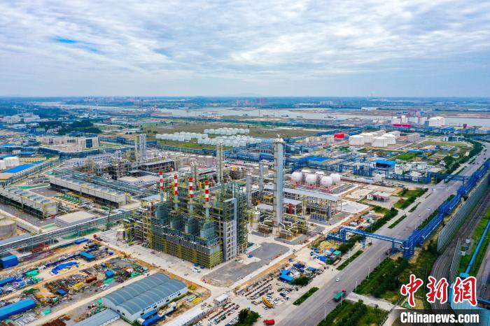 圖為廣西欽州華誼新材料基地?！∽T乃豪 攝