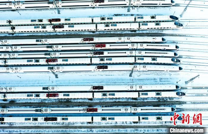 哈鐵管轄高鐵動(dòng)車組。　哈鐵提供