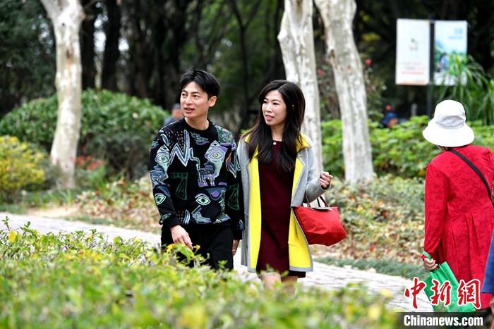 圖為3月15日，張家豪(左)與林佳臻在福建福州金山公園游玩。 <a target='_blank' href='/'><p  align=