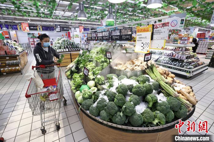 30年間，購物方式從“手推車”到“一鍵購”，美特好見證著山西超市經(jīng)濟(jì)的變遷?！?jiān)?攝