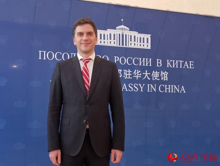 西伯利亞煤炭能源股份公司總經(jīng)理巴索夫在北京接受媒體采訪。人民網(wǎng)記者 楊倩攝