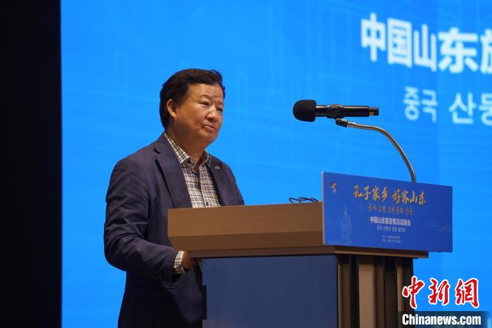 韓國(guó)一般旅游業(yè)協(xié)會(huì)副會(huì)長(zhǎng)白承弻致辭。　劉旭 攝