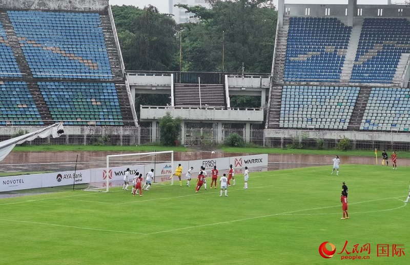 中國臺北隊門前風(fēng)聲鶴唳。人民網(wǎng)記者 李秉新攝