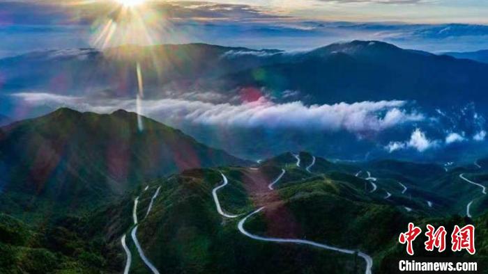 湖南城步苗族自治縣地處湘西南苗疆要區(qū)?！〕遣娇h委宣傳部 供圖