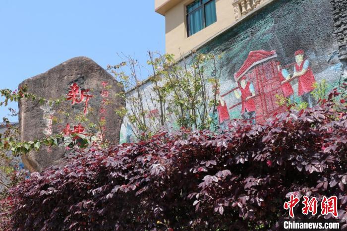 臺灣上趣開新團(tuán)隊改造蕉城區(qū)八都鎮(zhèn)新樓村時融入畬族元素?！●易訌?qiáng) 供圖