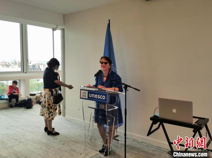 聯(lián)合國教科文組織協(xié)會委員會主席瑪麗塔·邦澤弗(Marietta Bantchev)致辭?！【笜?攝