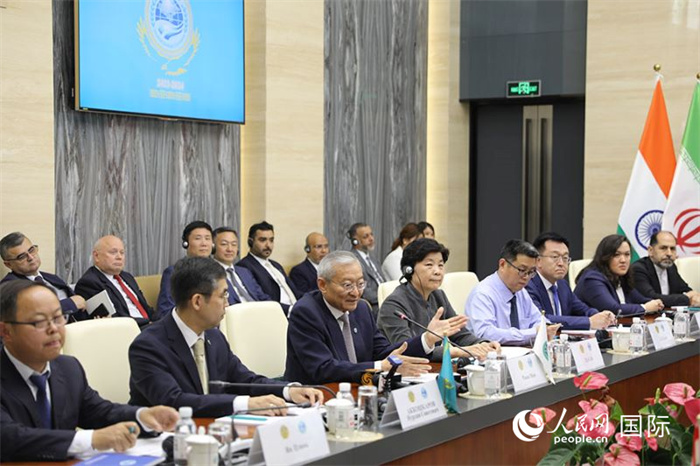 上合組織秘書長張明發(fā)表講話。人民網(wǎng) 俄布拉依攝