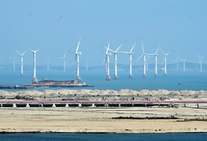 2021年3月9日，三峽福清興化灣海上風(fēng)電場(chǎng)。新華社記者 林善傳 攝