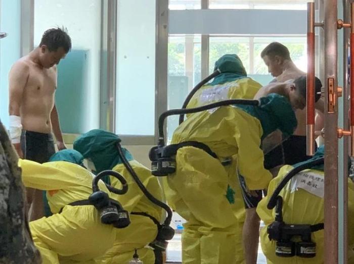 圖為臺(tái)灣漢光演習(xí)模擬官兵遭受生物戰(zhàn)劑攻擊，送往醫(yī)院就醫(yī)。圖片來源：臺(tái)灣《聯(lián)合報(bào)》 徐白櫻 翻攝