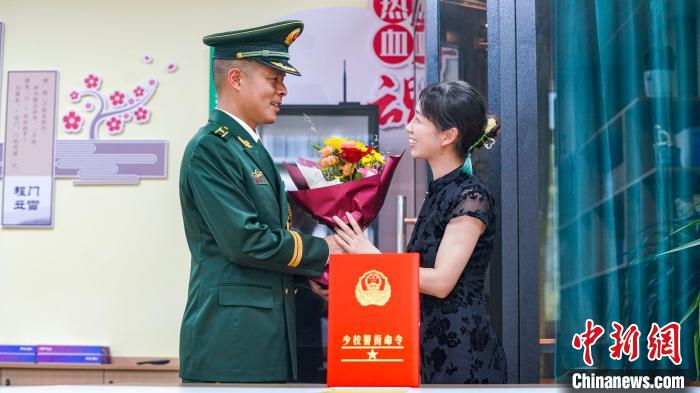 軍功章有你的一半?！堦愑?攝