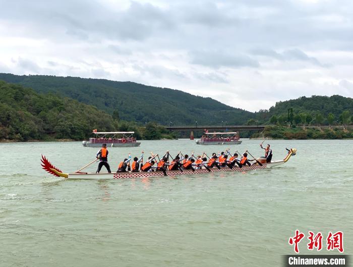 圖為龍舟賽活動?！￡愳o 攝