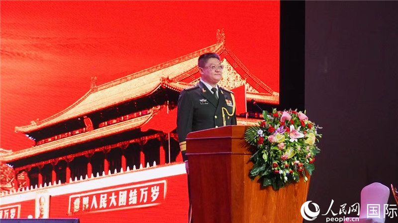 圖為中國駐老撾大使館國防武官李兵大校致辭。人民網(wǎng)記者 孫廣勇攝