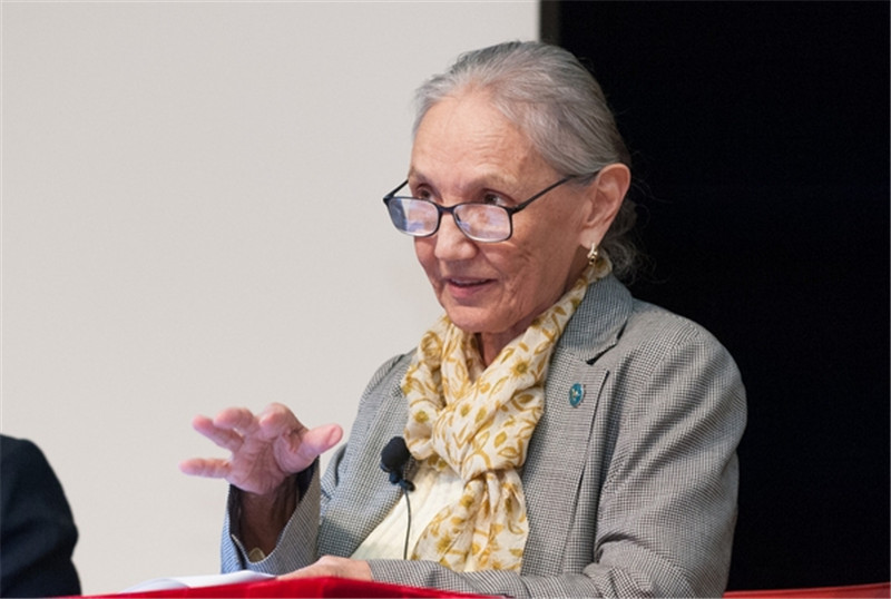 哈薩克斯坦?jié)h學(xué)家哈菲佐娃。資料圖