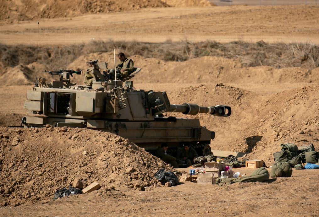 這是10月15日在加沙邊境拍攝的以軍陣地。新華社記者 陳君清 攝