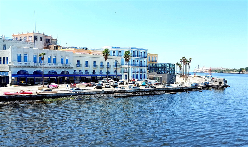 連接哈瓦那新老城區(qū)的海濱大道。于世文攝