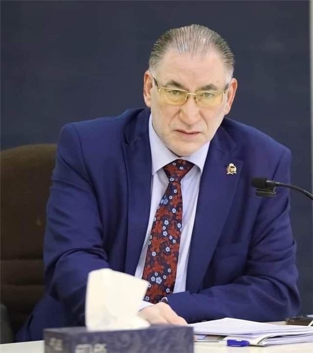 圖為約旦侯賽因·本·塔拉勒大學教授哈?！み_賈。受訪者供圖