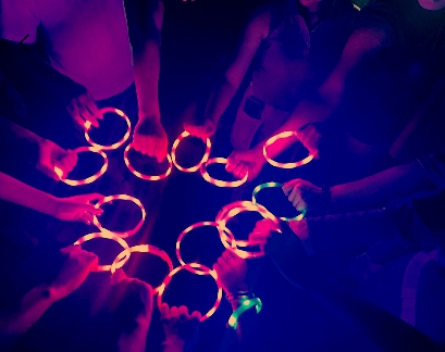 圖為玩家佩戴的手環(huán)。受訪者供圖