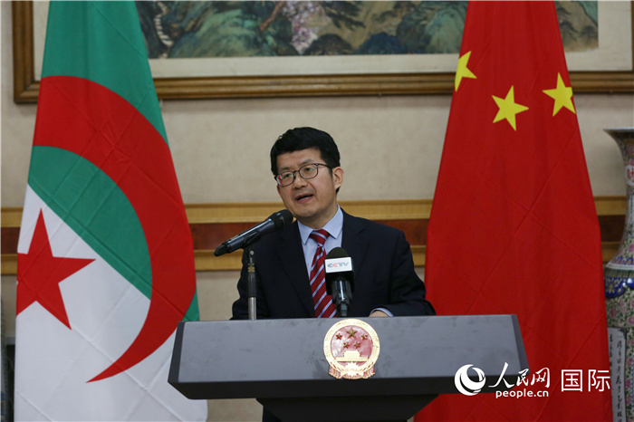 李健在招待會(huì)上致辭。人民網(wǎng)記者 郝瑞敏攝