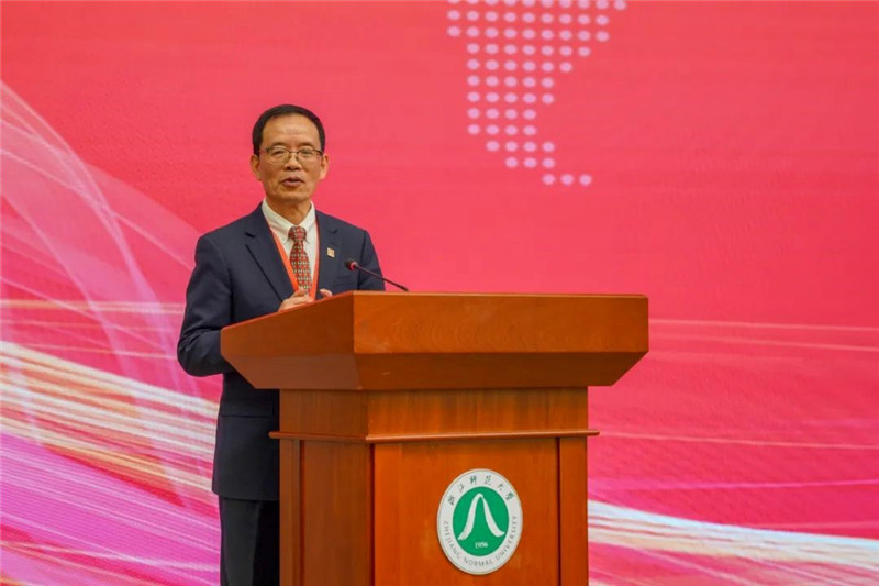 國務(wù)院學(xué)位委員會(huì)區(qū)域國別學(xué)學(xué)科評議組秘書長、浙江師范大學(xué)非洲研究院（非洲區(qū)域國別學(xué)院）院長劉鴻武致辭。主辦方供圖