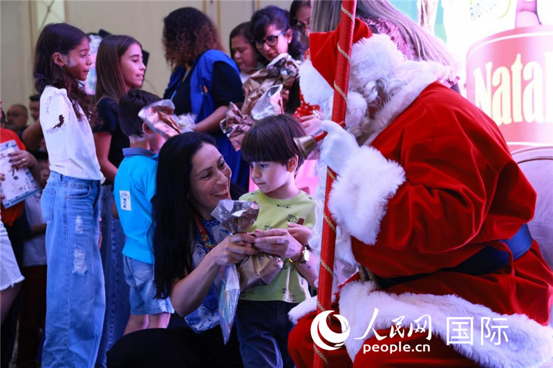 捐贈活動現(xiàn)場。人民網(wǎng)記者宋亦然攝