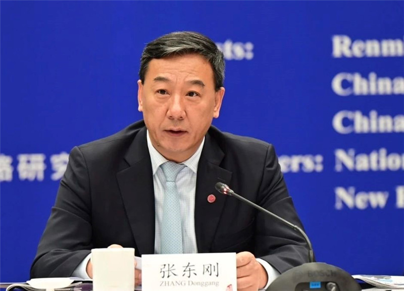 中國(guó)人民大學(xué)黨委書記、國(guó)家發(fā)展與戰(zhàn)略研究院理事長(zhǎng)張東剛作論壇開幕致辭。主辦方供圖