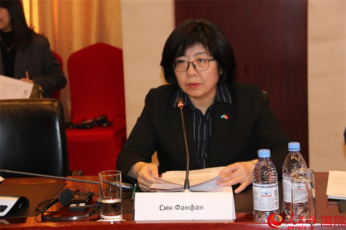 中國駐哈薩克斯坦大使館公使銜參贊邢芳芳致辭。人民網(wǎng)記者 李強(qiáng)攝