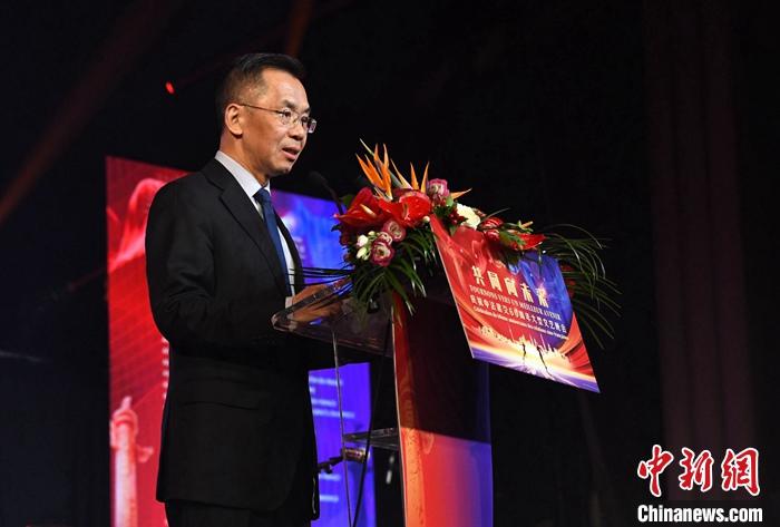 當(dāng)?shù)貢r(shí)間1月16日晚，以“共同向未來”為題的慶祝中法建交60周年大型文藝晚會(huì)在巴黎舉辦。中國駐法國大使盧沙野出席晚會(huì)并致辭。 <a target='_blank' href='/' _fcksavedurl='/'><p  align=