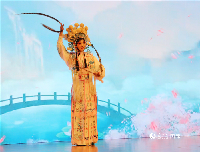 四川省成都市川劇研究院帶來了精彩的川劇演出。人民網(wǎng)記者 李志偉攝