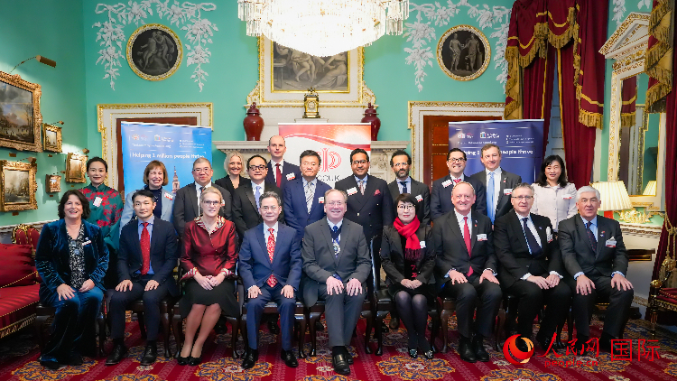 圖為2024 年倫敦金融城中國新年慈善酒會現(xiàn)場。人民網(wǎng) 郭錦標(biāo)攝