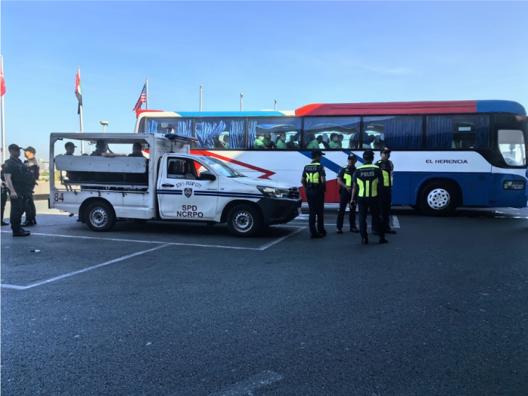 菲反有組織犯罪委員會(huì)等部門組織多次聯(lián)合突擊執(zhí)法。駐菲律賓使館供圖