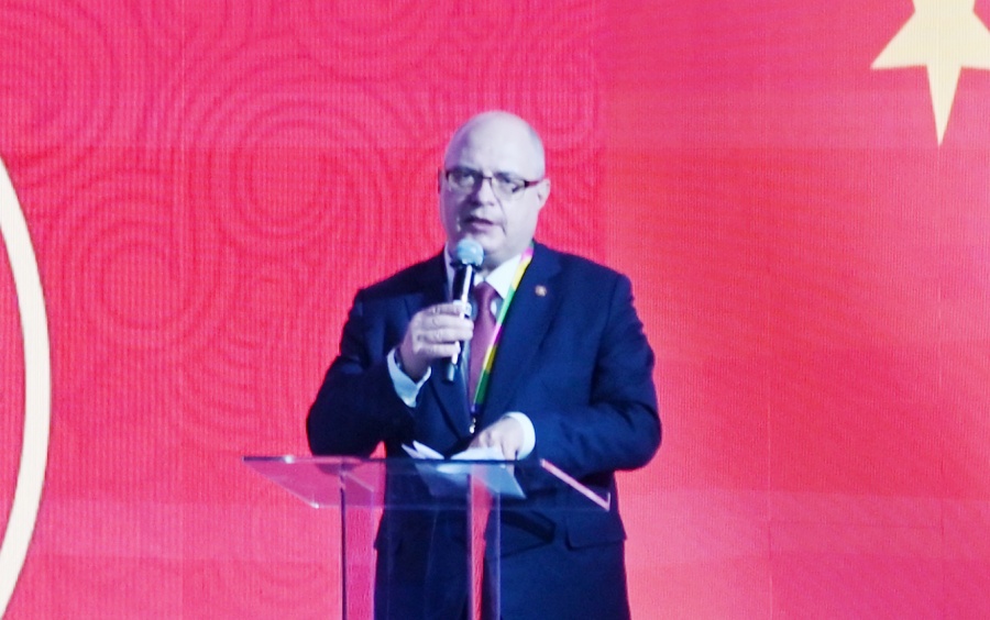 俄羅斯國(guó)家杜馬資產(chǎn)、土地和財(cái)產(chǎn)關(guān)系委員會(huì)主席兼俄中議員友好小組主席加夫里洛夫致辭。主辦方供圖