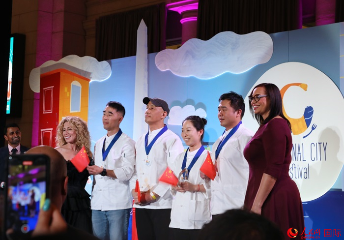 中國駐美國大使館的4名廚師榮獲專業(yè)評審亞軍。人民網(wǎng)記者 李志偉攝