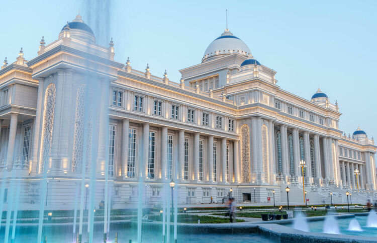 第1視點(diǎn)丨這兩座大樓，見(jiàn)證著中塔友誼