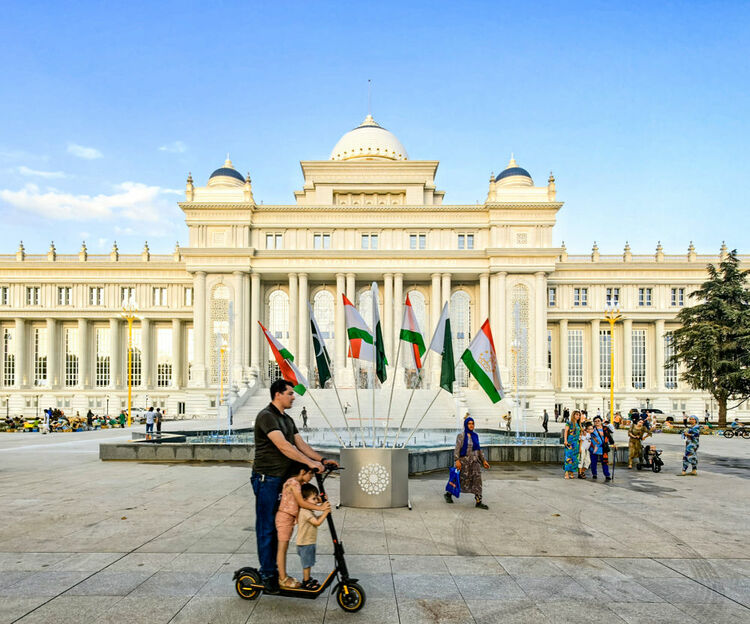 第1視點(diǎn)丨這兩座大樓，見(jiàn)證著中塔友誼