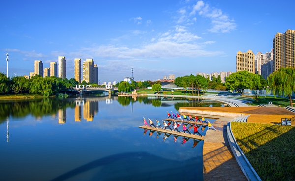 漫步街頭，科產(chǎn)城人融合的理念貫穿始終。無錫高新區(qū)管委會供圖