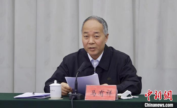 圖為農(nóng)業(yè)農(nóng)村部副部長馬有祥在部省共同打造青海綠色有機農(nóng)畜產(chǎn)品輸出地推進會議上講話?！±罱瓕?攝