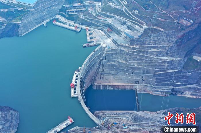 圖為白鶴灘水電站?！∷娝木止﹫D