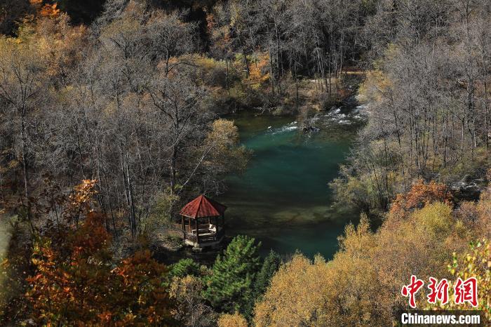 松坪溝風(fēng)光?！⑼?攝