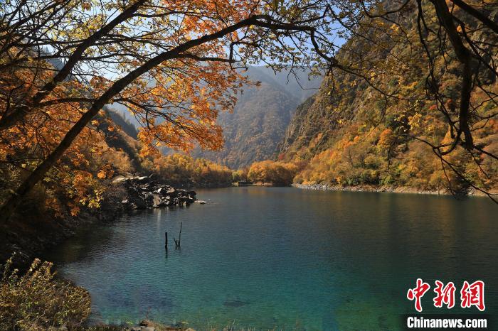 松坪溝風(fēng)光?！⑼?攝