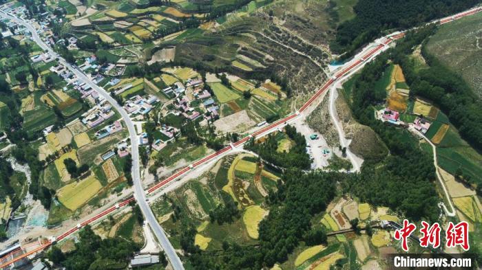 圖為引大濟(jì)湟北干渠二期的倒虹吸。(資料圖) 青海省水利廳 供圖