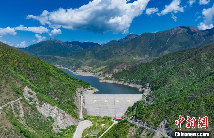 圖為引大濟(jì)湟黑泉水庫(kù)。(資料圖) 青海省水利廳 供圖