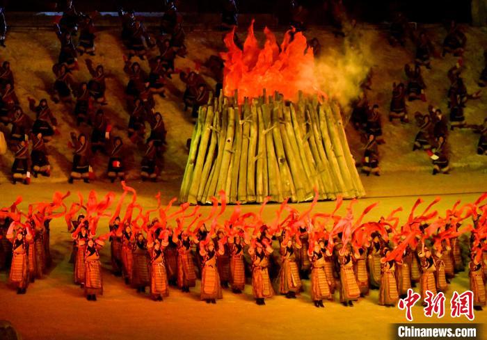 3月17日，西藏拉薩，《文成公主》大型史詩(shī)劇演出現(xiàn)場(chǎng)?！±盍?攝