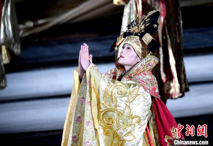 3月17日，西藏拉薩，《文成公主》大型史詩(shī)劇演出現(xiàn)場(chǎng)?！±盍?攝