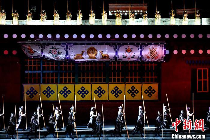 3月17日，西藏拉薩，《文成公主》大型史詩(shī)劇演出現(xiàn)場(chǎng)?！±盍?攝