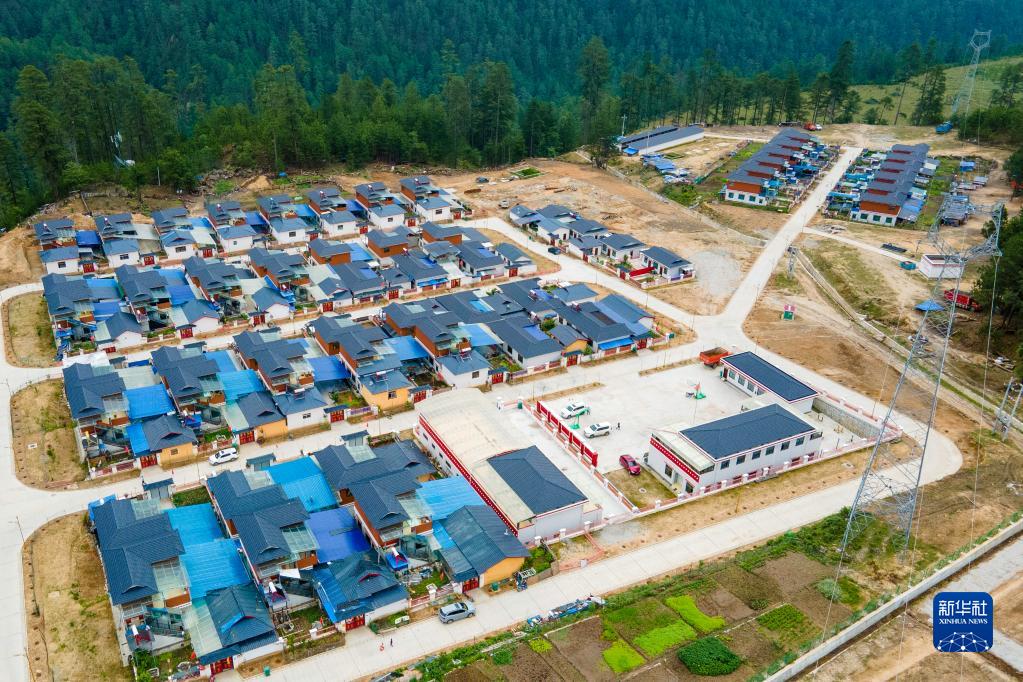 西藏林芝：易地搬遷，迎來幸福新生活