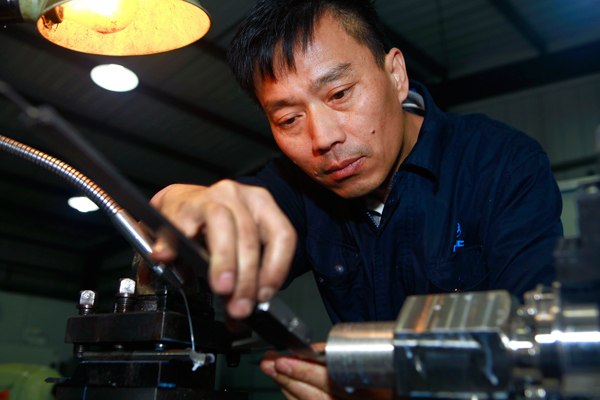 工作中的張世軍。受訪者供圖