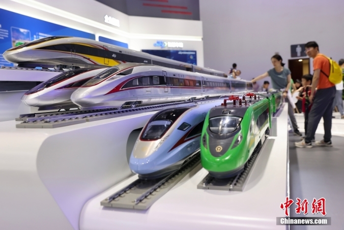 7月13日，第二十六屆北京科博會在北京國家會議中心開幕。圖為復(fù)興號系列動車組模型。<a target='_blank' href='/'><p  align=