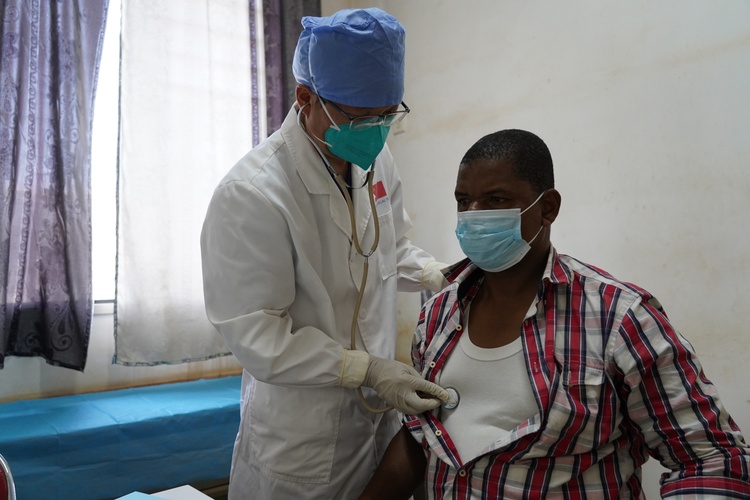 第20批援中非中國醫(yī)療隊:不以山海為遠 傳播仁心仁術(shù)